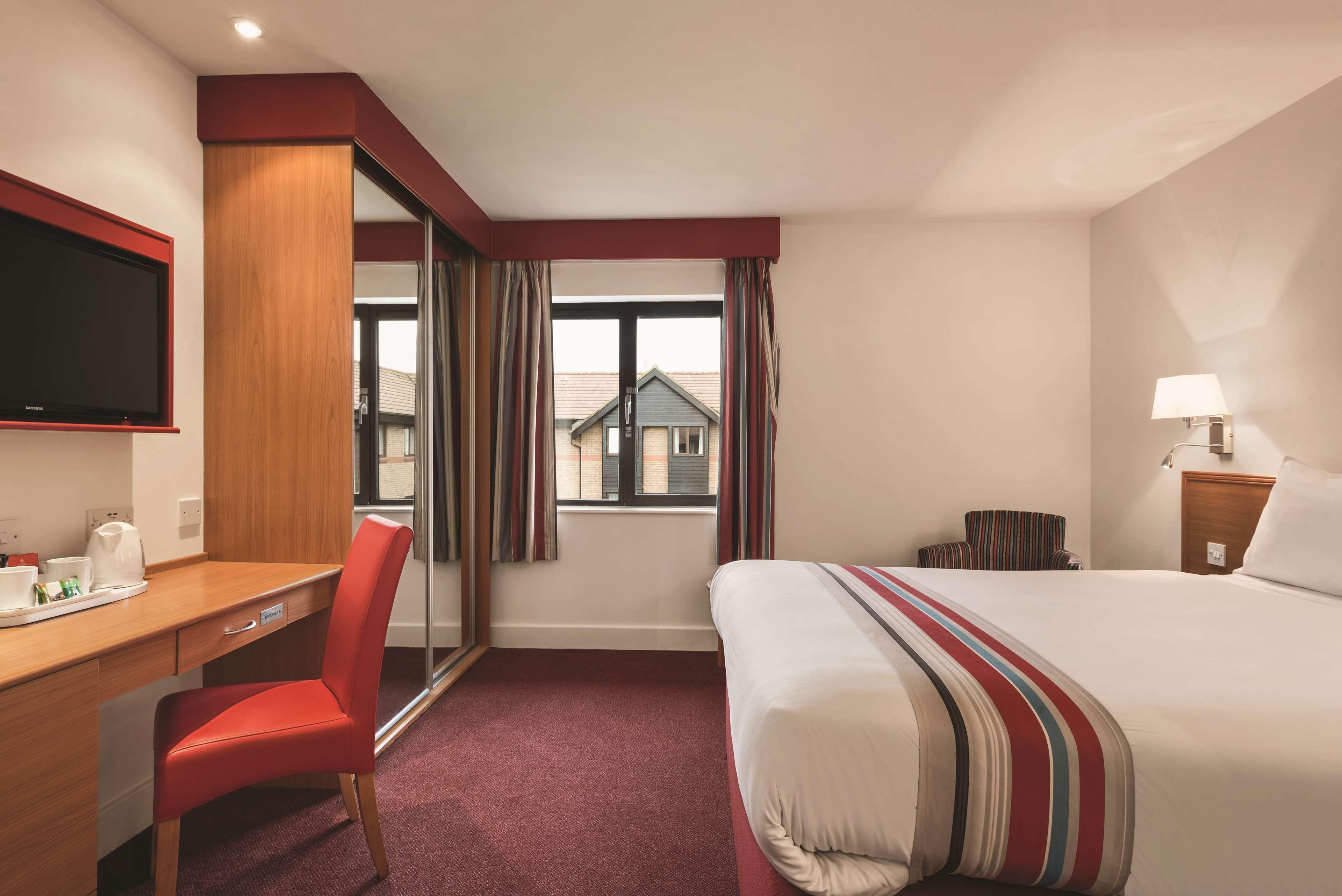 Hotel Ramada By Wyndham Cambridge Fen Drayton Exteriér fotografie