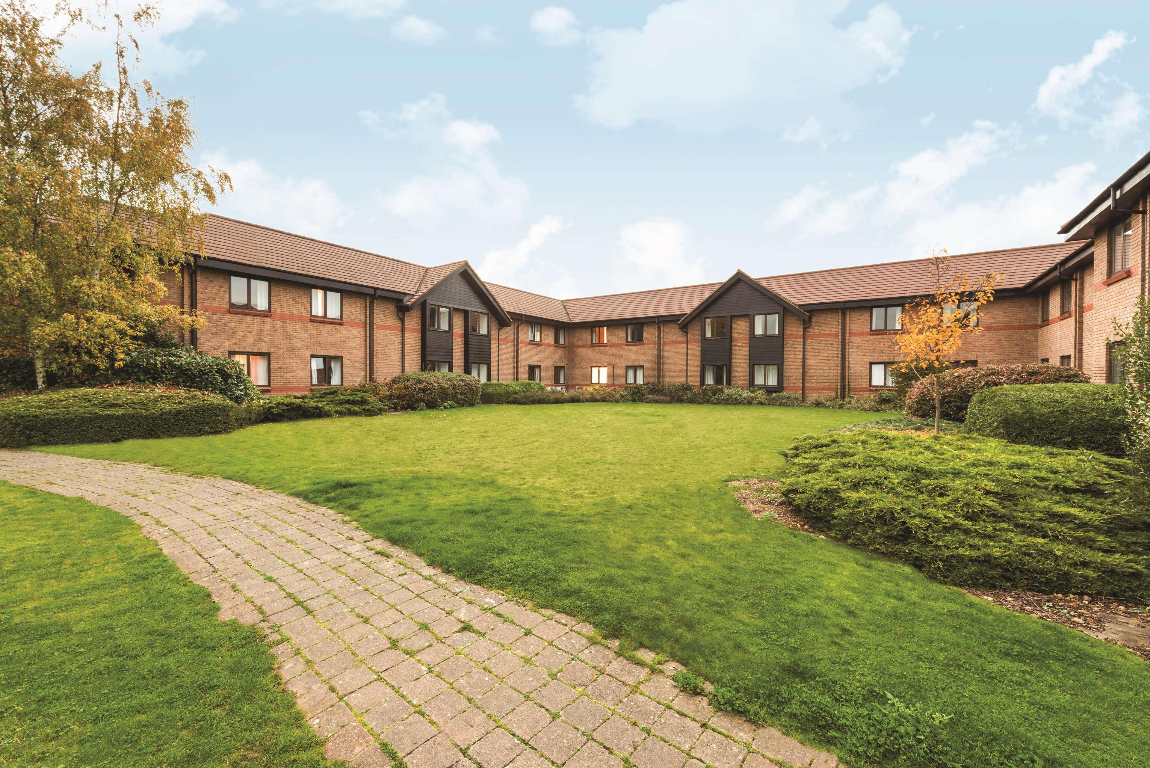 Hotel Ramada By Wyndham Cambridge Fen Drayton Exteriér fotografie